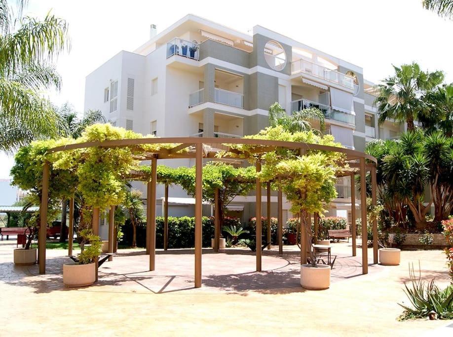 Piso Bajo 3 Habitaciones 2 Banos Y Gran Terraza Denia Bagian luar foto